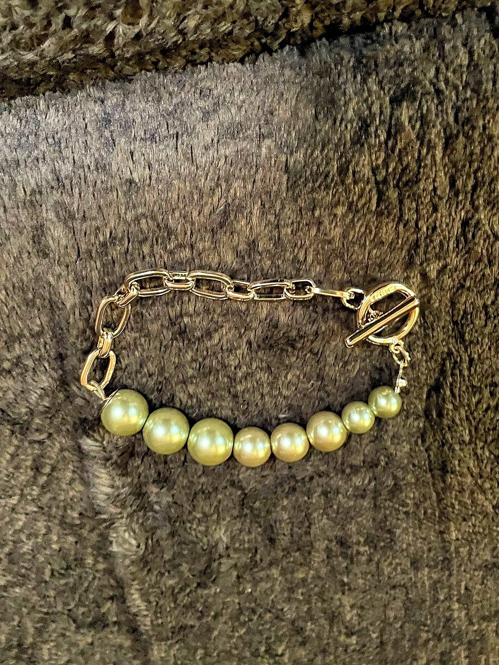 New! Susan Graver Pearl Green Toggle Bracelet